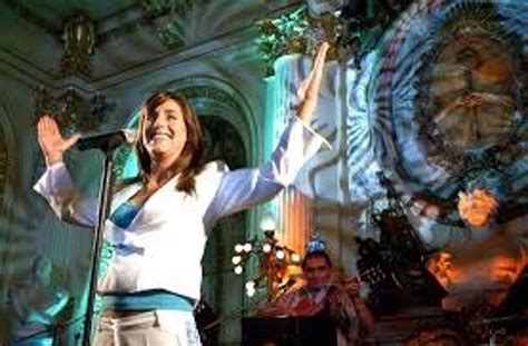 El Autob S De La Cantante Argentina Soledad Pastorutti Sufri Un Accidente