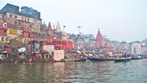 Ghats of Varanasi and Ganga River - My Simple Sojourn