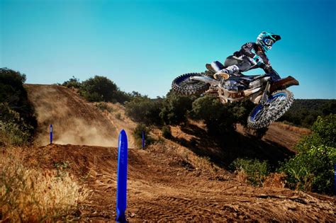 YZ 450 F Monster Energy 2022 Motocikli Cross YAMAHA SIBEG