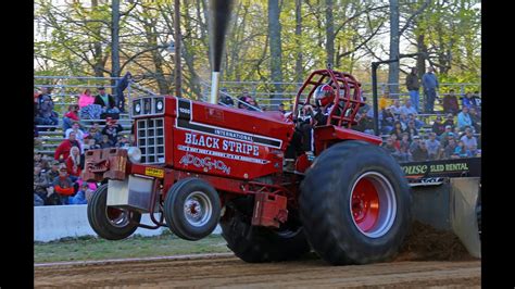 10000lb Pro Farm Tractors Pulling At Easton 41616 Youtube