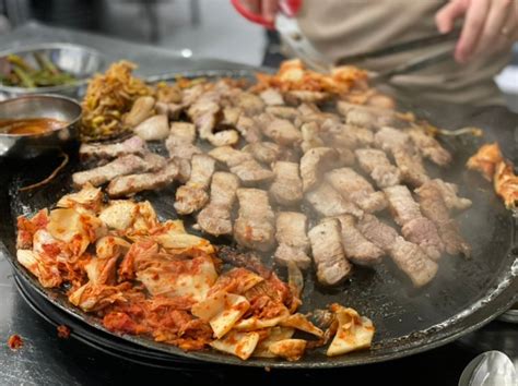 마포구 합정 김치 삼겹살 맛집 강추하는 솔직 후기 동두천솥뚜껑삼겹살을지로골목집 합정점 네이버 블로그