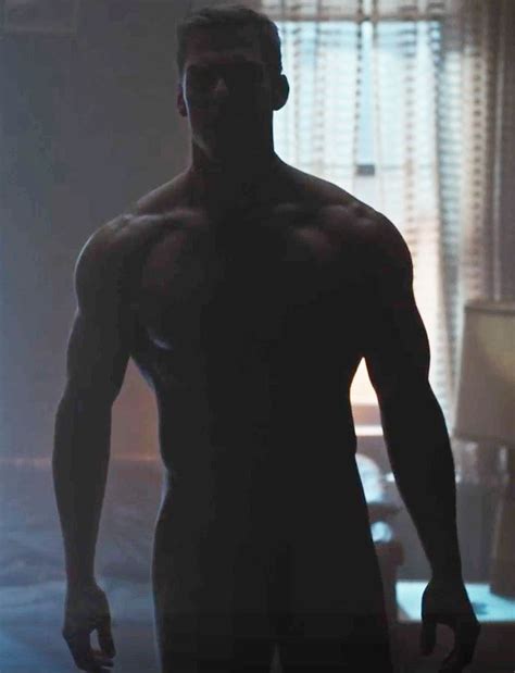 Alan Ritchson Nudo In Titans BitchyX