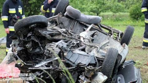 Tragiczny wypadek na DK 19 W zderzeniu nissana z tirem zginął