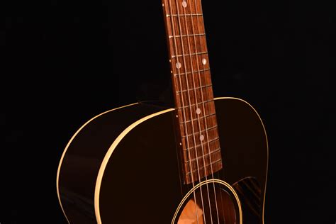 Gibson Acoustic Guitar Wallpaper