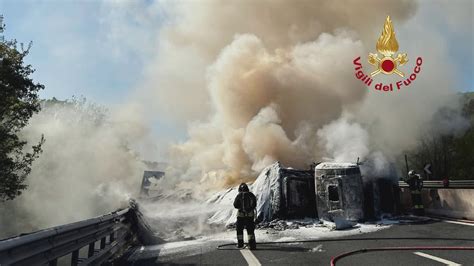 Tir A Fuoco La Chiusa I Chilometri Di Coda Toscanatv