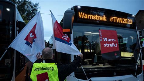 Warnstreiks Keine Busse und Bahnen in NRW Städten am Montag