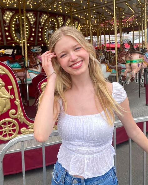 Pin By Nathh On Garotas Shay Outfits Hot Body Women