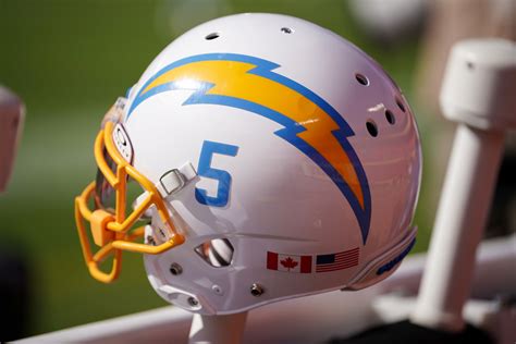 Chargers News Chargers Defense Shines A Preseason Force Under