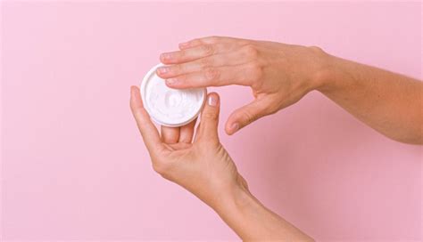 6 Rekomendasi Moisturizer Untuk Kulit Berjerawat Watsons Indonesia