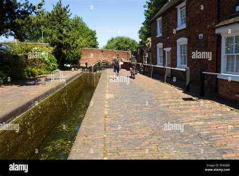 Broad street canal basin wolverhampton hi-res stock photography and ...