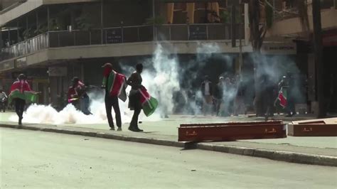 Tropa De Choque Entra Em Confronto Manifestantes No Qu Nia Cnn Brasil