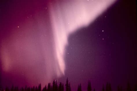 800px Aurora Borealis In Alaska Naked Scientists