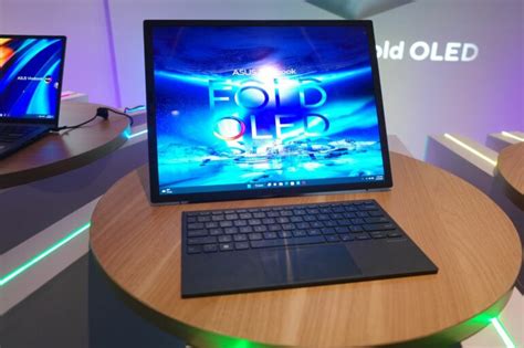 Harga 50 Jutaan Rupiah ASUS Zenbook 17 Fold OLED Resmi Hadir Di