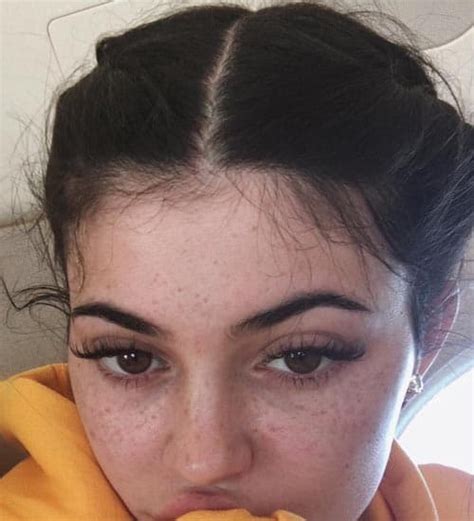 20 Amazing Pictures Of Kylie Jenner Without Makeup Styles At Life