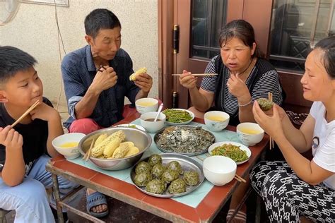 红薯叶窝窝头你吃过吗？今天婆媳俩做一顿尝尝，真的挺不错凤凰网视频凤凰网