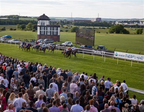 Pontefract Racecourse | Go Racing | Yorkshire Horse Racing