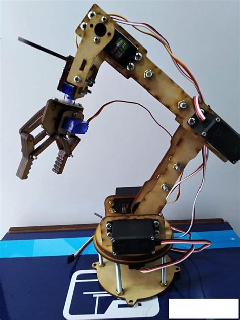 Chasis Brazo Robotico Madera Mdf Servos Grados Dof S Yorobotics