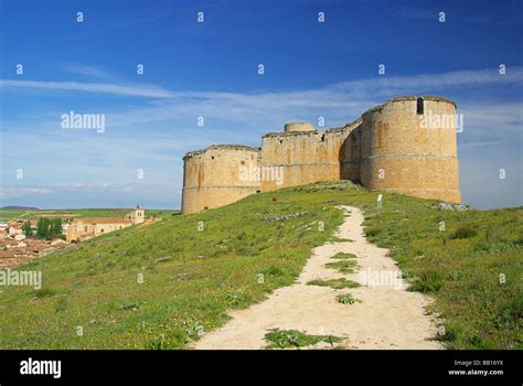 Berlanga de Duero Castillo 01 Stock Photo - Alamy