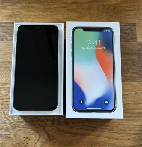 Iphone X 64gbホワイト 箱・付属品有り 美品 Simロック解除済 18，800円 Gh