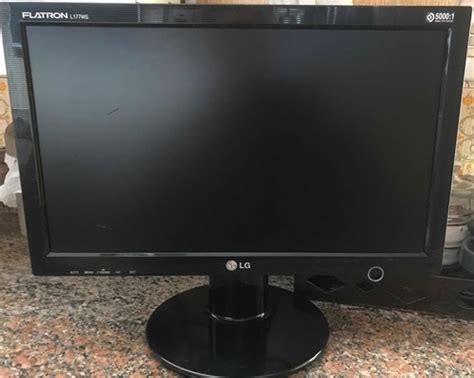 Monitor LG Flatron L177 Ws Usado Defeito Leia Abaixo Parcelamento