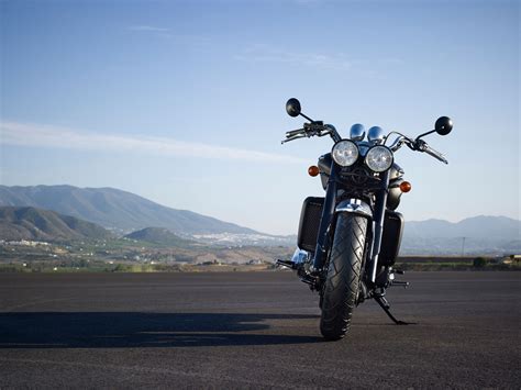 2015 Triumph Rocket Iii Roadster Review