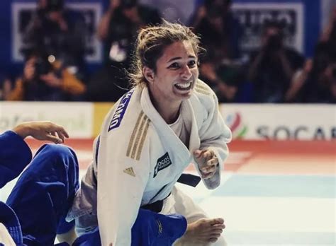 Judoca B Rbara Timo Conquista Medalha De Ouro No Grand Slam De Paris