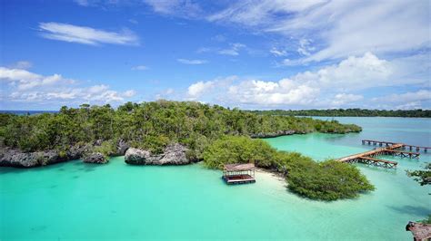 Wisata Maluku Paling Populer Yang Harus Kamu Kunjungi