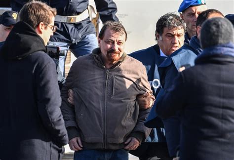 Cesare Battisti De Retour En Italie Après 40 Ans De Cavale