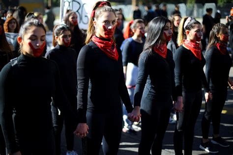 La Mujer Y Las Luchas Sociales En América Latina