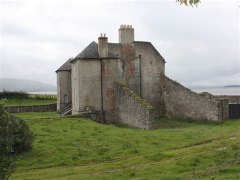 Buncrana Castle, TULLYARVAN, Buncrana, DONEGAL - Buildings of Ireland