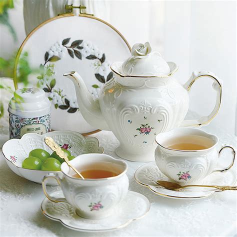 Elegant Flower Tea Set Ceramic ApolloBox