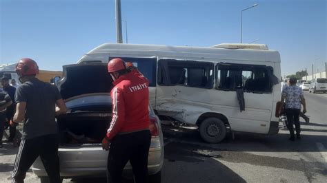 Kahramanmaraş ta feci kaza Otomobil ile yolcu minibüsü çarpıştı Çok