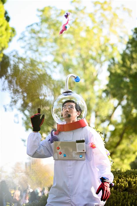 Olimar Cosplay : r/Pikmin