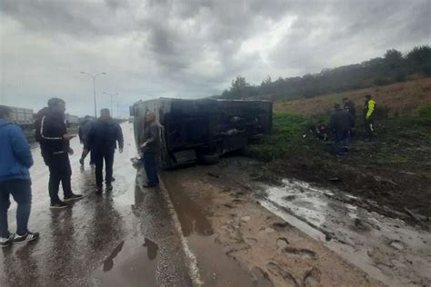 Hatayda işçi servisi devrildi Çok sayıda yaralı var Bursa Hakimiyet