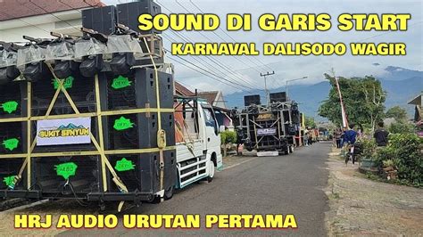 Deretan Sound System Di Garis Start Karnaval Dalisodo Wagir Malang