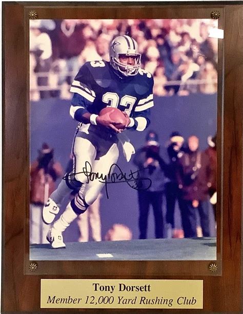 Lot Framed Picture On Plaque Of Tony Dorsett 33 Of The Dallas