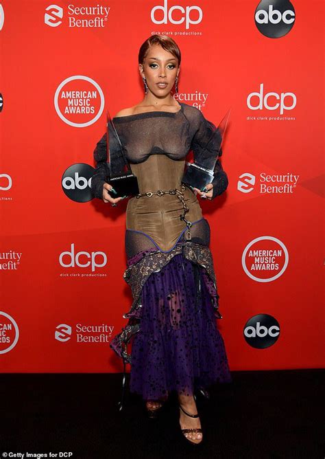 Doja Cat Goes Braless Under Corset On Redcarpet The Amas