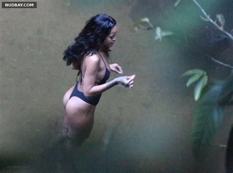 Rihanna Nude Ass In Rio De Janeiro On January 15 2014 Nudbay