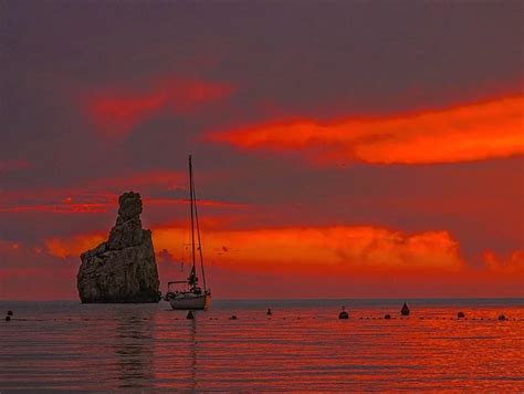 Ibiza y Formentera en velero o catamarán Escapa de las multitudes