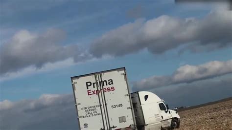 Youtuber Captures Semi Nearly Flipping On Windy Day Jukin Licensing