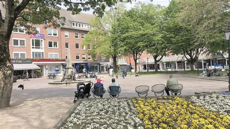 Neues Angebot In Der Innenstadt Feierabendmarkt Im Emder Stadtgarten