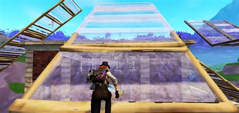 Fortnite Mobile tips and tricks: How to build, shoot, and win