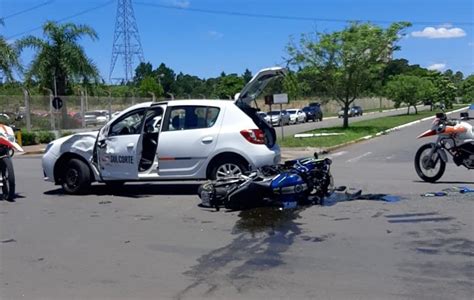 Motociclista Internado Ap S Grave Acidente Carro Em Canoas