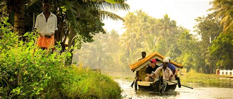 Houseboats in Kumarakom, Kumarakom Backwater Houseboats, Kumarakom ...