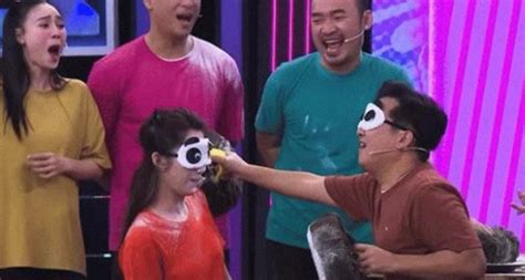 Thúy Ngân Bất Ngờ Bị đơ Ngay Trên Gameshow Khi Trường Giang Nhắc đến