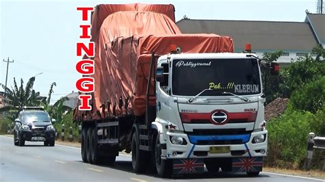 Berat Panjang Spotting Truk Trailer Bermuatan Hino Quester Izusu