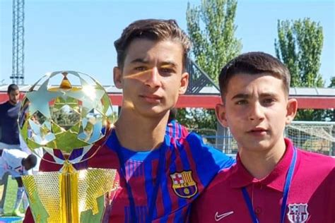 Rocznik Zadebiutuje W Fc Barcelonie U Hansiego Flicka