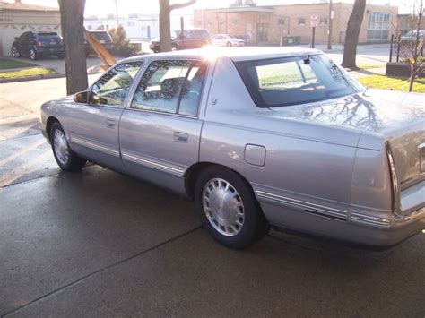 1997 Cadillac Deville Base Sedan 4 Door 46l Look 58100 Original Miles