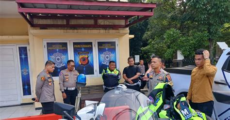 Kawal Aksi Unjuk Rasa Buruh Ke Bandung Polres Purwakarta Kerahkan