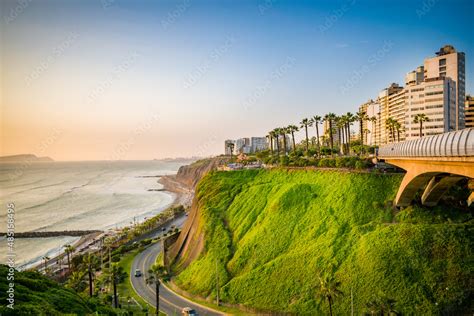 Miraflores Lima Foto panoramica del Malecón de Miraflores en la